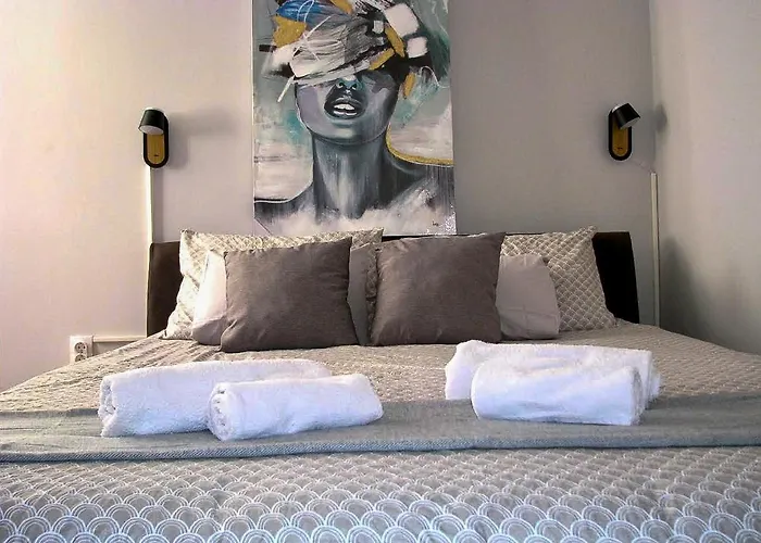 89 Rooms